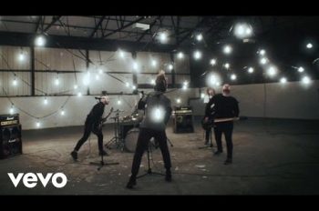 Silence speaks (While she sleeps feat Oly Sykes&nbsp;2017)