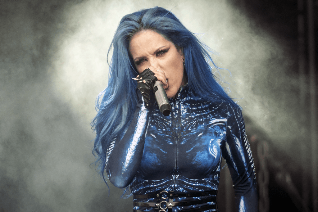 Alissa White-Gluz quitte Arch Enemy: Un Nouveau&nbsp;Départ